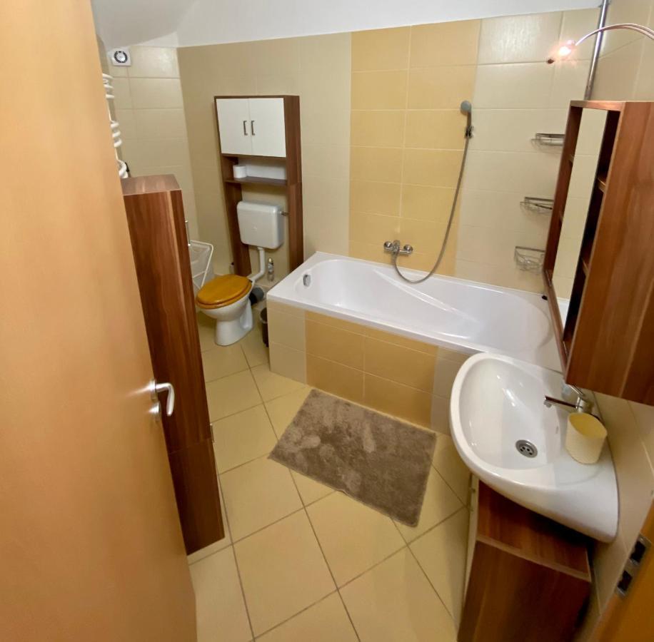 Barand Apartman Eger Exterior foto